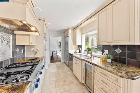 Kitchen - 4844 Merganser Ct, Pleasanton, CA 94566 photo 4 of 5