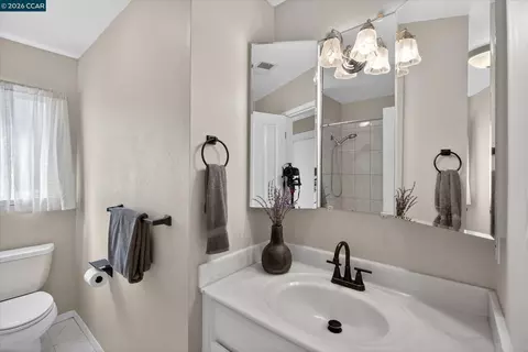 Bath - 4549 Coolidge St, Concord, CA 94521 photo 2 of 2