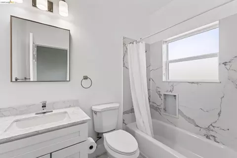 Bath - 2149 167th Ave, San Leandro, CA 94578 photo 2 of 2