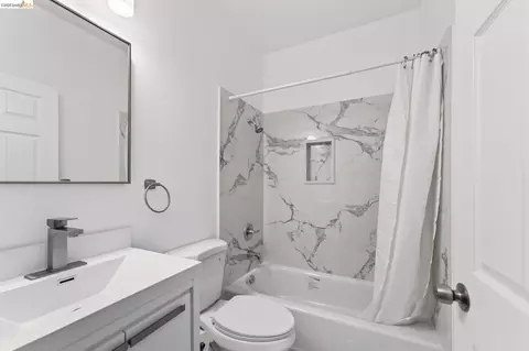 Bath - 2149 167th Ave, San Leandro, CA 94578 photo 1 of 2