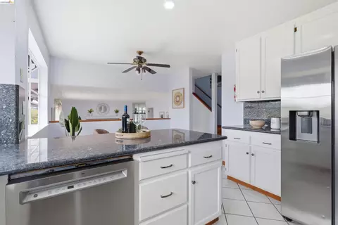 Kitchen - 587 Birkdale Dr, Vallejo, CA 94591 photo 2 of 3