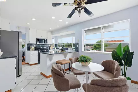 Dining - 587 Birkdale Dr, Vallejo, CA 94591 photo 2 of 4