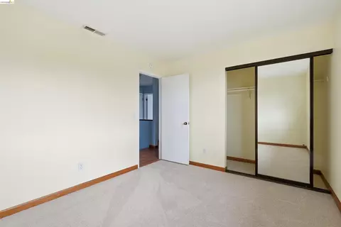Bedroom - 587 Birkdale Dr, Vallejo, CA 94591 photo 4 of 7