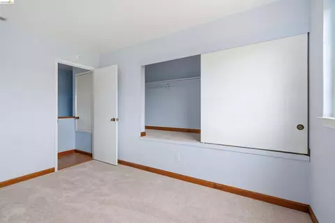 Bedroom - 587 Birkdale Dr, Vallejo, CA 94591 photo 2 of 7
