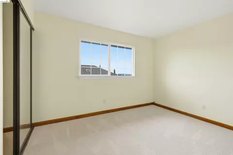 Bedroom - 587 Birkdale Dr, Vallejo, CA 94591 photo 3 of 7