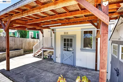 Exterior - 1328 E 25th St, Oakland, CA 94606 photo 6 of 7