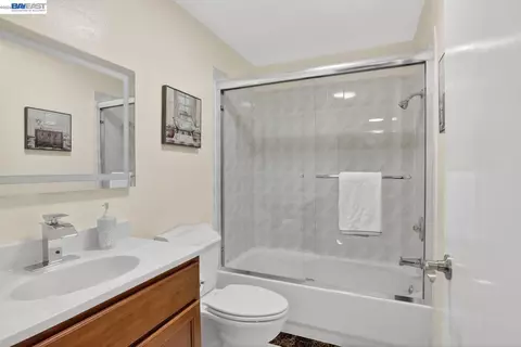 Bath - 1328 E 25th St, Oakland, CA 94606 photo 4 of 5