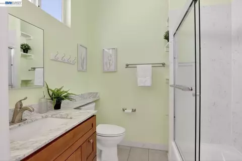 Bath - 1328 E 25th St, Oakland, CA 94606 photo 1 of 5