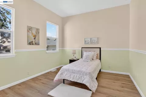 Bedroom - 1328 E 25th St, Oakland, CA 94606 photo 3 of 9