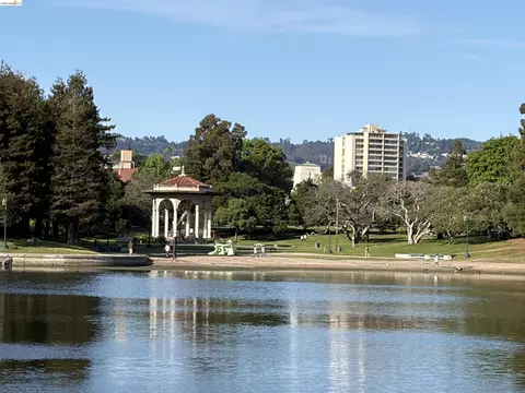 151 Lakeside Dr #110, Oakland, CA 94612
