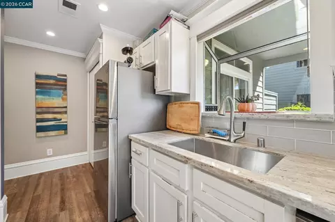 Kitchen - 8035 Mountain View Dr #C, Pleasanton, CA 94588 photo 2 of 8