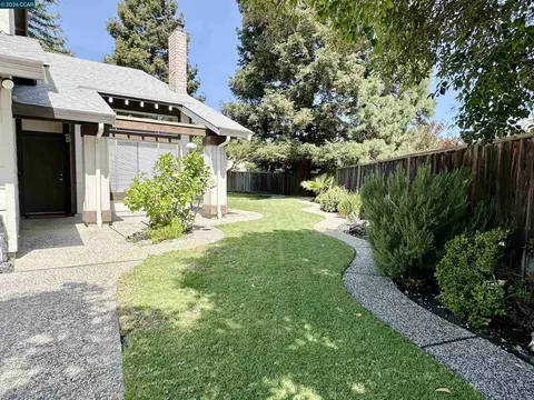 Exterior - 4864 Shadowfalls Dr, Martinez, CA 94553 photo 3 of 8