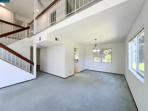 Living - 4864 Shadowfalls Dr, Martinez, CA 94553 photo 4 of 6