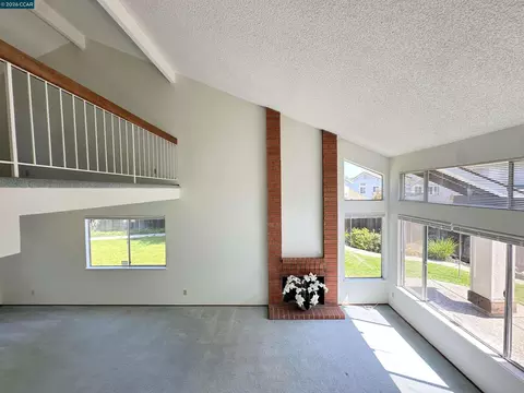 Living - 4864 Shadowfalls Dr, Martinez, CA 94553 photo 3 of 6