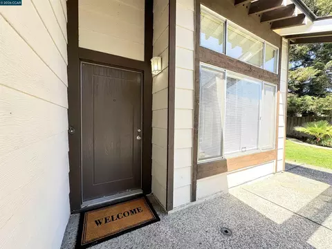Entry Way - 4864 Shadowfalls Dr, Martinez, CA 94553 photo 1 of 3