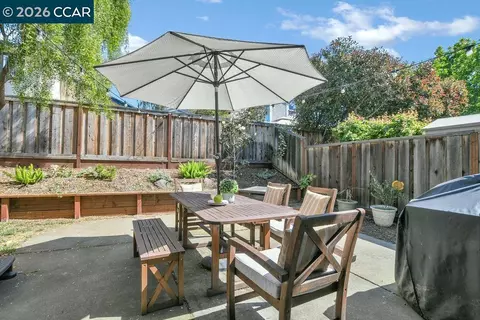 Exterior - 2143 Range Pl, Martinez, CA 94553 photo 5 of 9