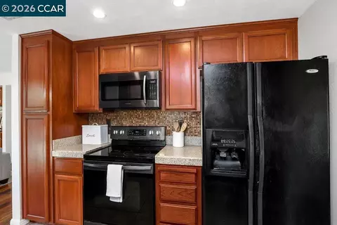 Kitchen - 2143 Range Pl, Martinez, CA 94553 photo 4 of 4