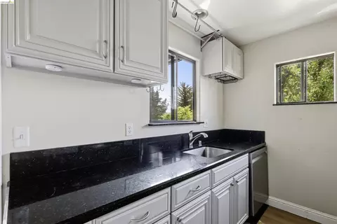Kitchen - 7555 Sunset Way #6, Aptos, CA 95003 photo 1 of 4