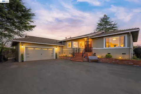 26446 Fairview, Hayward, CA 94542