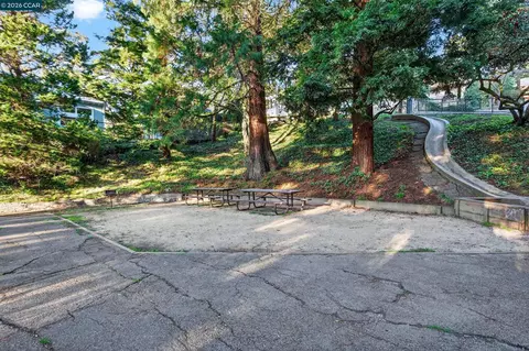 Exterior - 230 Fairlawn Dr, Berkeley, CA 94708 photo 15 of 21