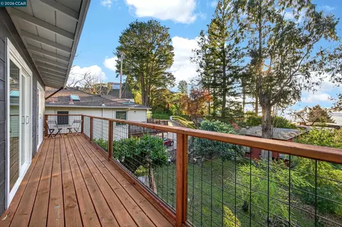 Exterior - 230 Fairlawn Dr, Berkeley, CA 94708 photo 4 of 21