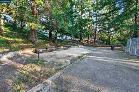 Exterior - 230 Fairlawn Dr, Berkeley, CA 94708 photo 16 of 21