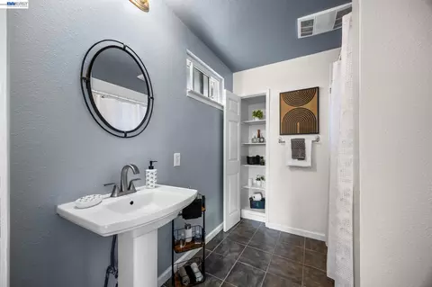 Bath - 6435 Normandy Dr, Newark, CA 94560 photo 3 of 3