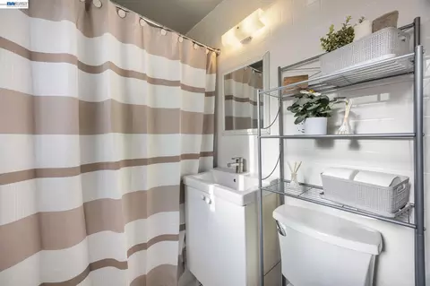 Bath - 6435 Normandy Dr, Newark, CA 94560 photo 1 of 3