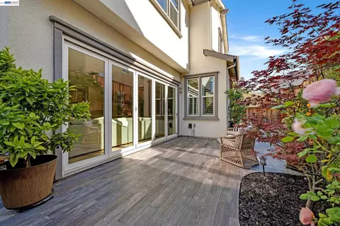Exterior - 7126 Stags Leap Ln, Dublin, CA 94568 photo 8 of 15