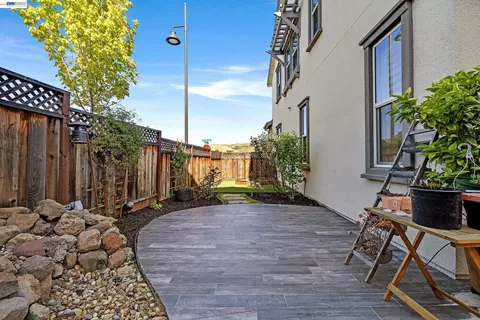 Exterior - 7126 Stags Leap Ln, Dublin, CA 94568 photo 9 of 15