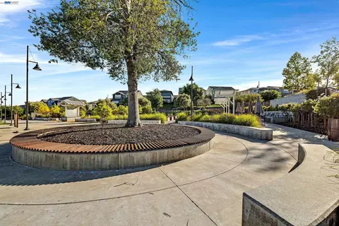 Exterior - 7126 Stags Leap Ln, Dublin, CA 94568 photo 12 of 15