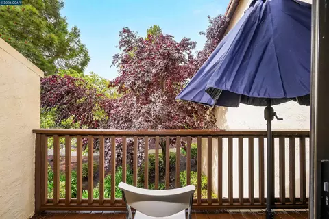 Exterior - 14009 Seagate Dr, San Leandro, CA 94577 photo 4 of 4