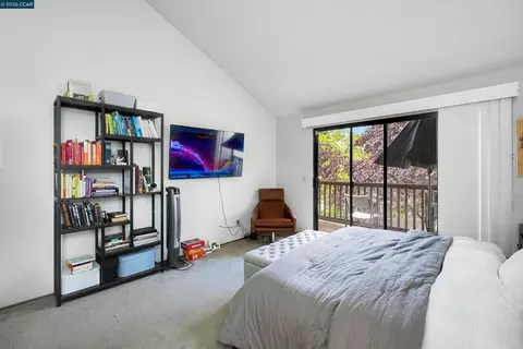 Bedroom - 14009 Seagate Dr, San Leandro, CA 94577 photo 2 of 3