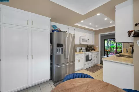 Kitchen - 14009 Seagate Dr, San Leandro, CA 94577 photo 4 of 4