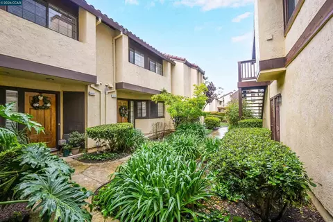 Exterior - 14009 Seagate Dr, San Leandro, CA 94577 photo 2 of 4