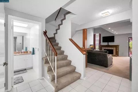 Entry Way - 14009 Seagate Dr, San Leandro, CA 94577 photo 1 of 2