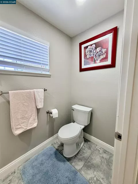 Bath - 2163 Garnet Cir, Vallejo, CA 94591 photo 7 of 9
