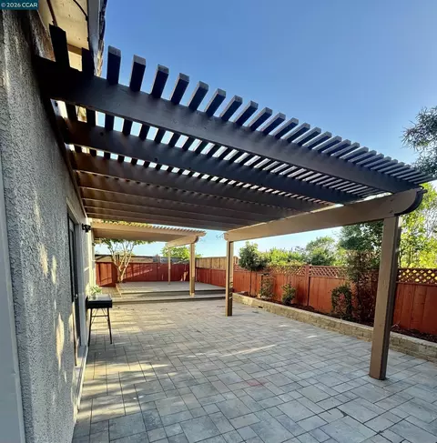 Exterior - 2163 Garnet Cir, Vallejo, CA 94591 photo 3 of 4