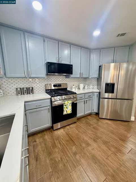 Kitchen - 2163 Garnet Cir, Vallejo, CA 94591 photo 2 of 4