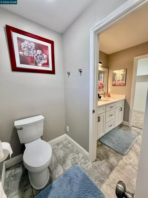 Bath - 2163 Garnet Cir, Vallejo, CA 94591 photo 6 of 9