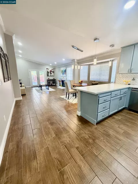 Entry Way - 2163 Garnet Cir, Vallejo, CA 94591 photo 2 of 2