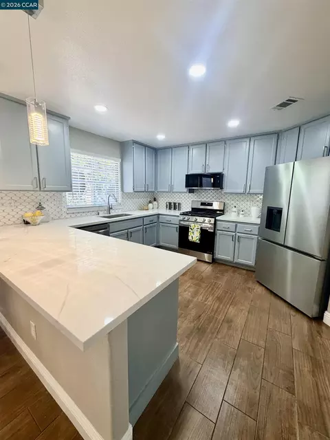 Kitchen - 2163 Garnet Cir, Vallejo, CA 94591 photo 3 of 4