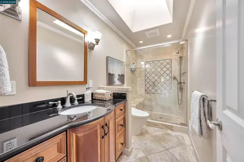 Bath - 3196 Lucas Cir, Lafayette, CA 94549 photo 3 of 4