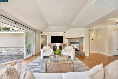 Living - 3196 Lucas Cir, Lafayette, CA 94549 photo 2 of 2