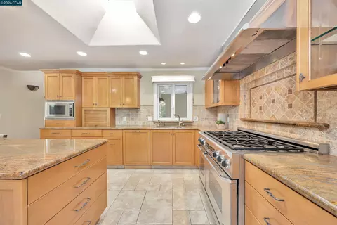 Kitchen - 3196 Lucas Cir, Lafayette, CA 94549 photo 4 of 6