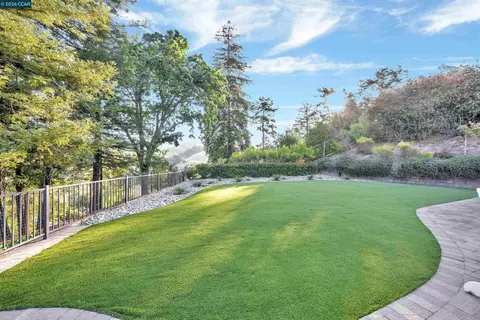 Exterior - 3196 Lucas Cir, Lafayette, CA 94549 photo 4 of 8