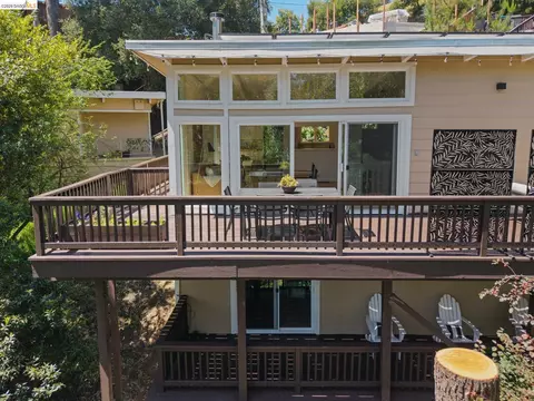 6680 Saroni Dr, Oakland, CA 94611