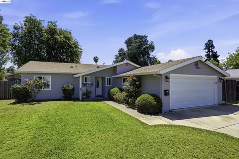 4546 Freeway Cir, Sacramento, CA 95841