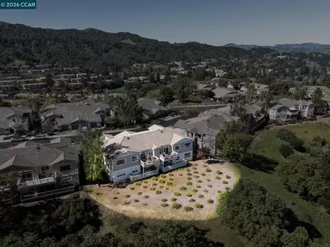 View/Area - 568 High Eagle Ct, Walnut Creek, CA 94595 photo 2 of 7
