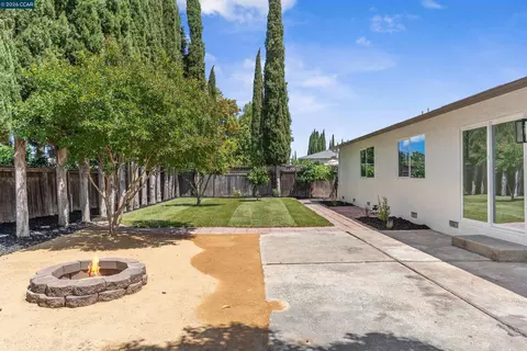 Exterior - 1229 Jensen Dr, Pittsburg, CA 94565 photo 2 of 10